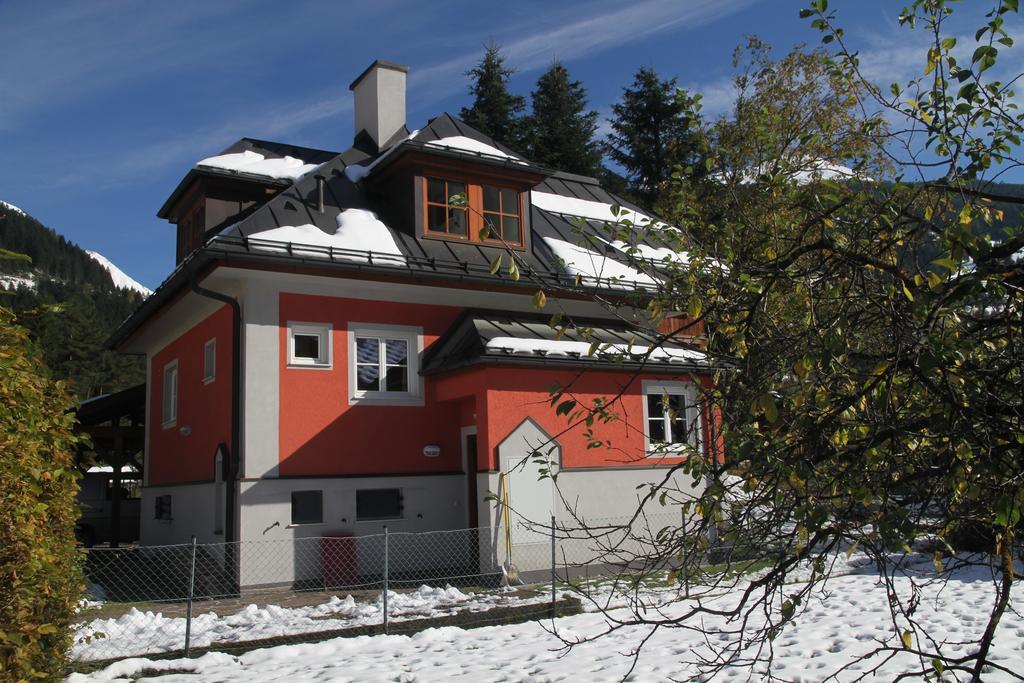 Villa Schnuck - Das Rote Ferienhaus Bad Gastein Εξωτερικό φωτογραφία