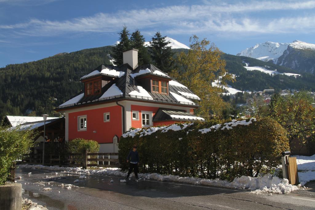 Villa Schnuck - Das Rote Ferienhaus Bad Gastein Εξωτερικό φωτογραφία